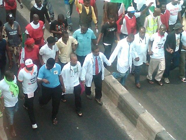 Strike: Health minister to negotiate with striking health workers