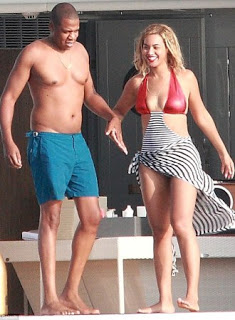 Beyonce and papa Jay Z reveal beach bodies aboard luxury yacht