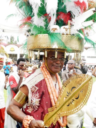 Obi Of Onitsha Places Curse On APC For Holding Campaign Rally Same Day With His Annual Ofala Festival