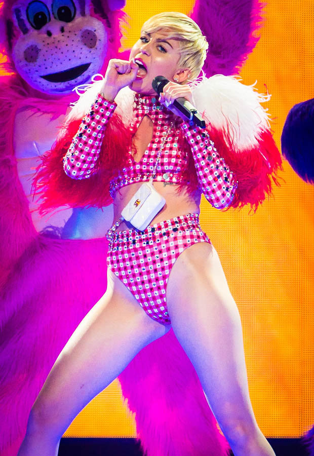 Miley Cyrus rushed to hospital after suffering ‘severe allergic reaction’ to antibiotics