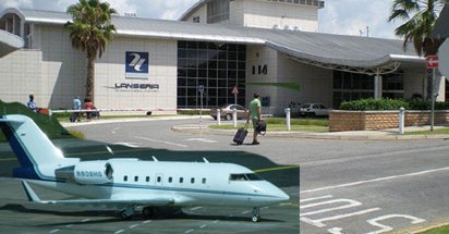 CAUGHT—Lanseria Airport, Johannesburg, S-Africa. INSET: The Bombardier Challenger jet. Courtesy: Flightaware.